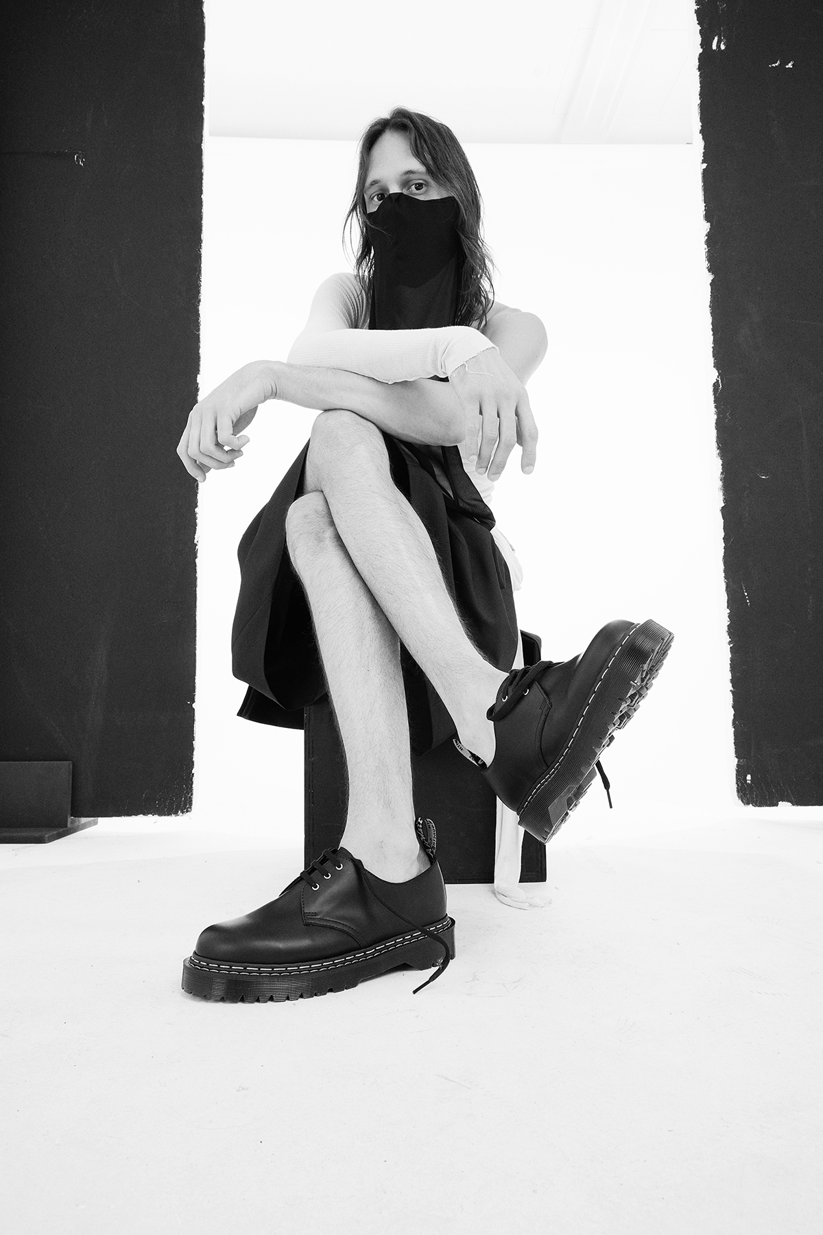 画像に alt 属性が指定されていません。ファイル名: Dr-Martens-x-Rick-Owens-_-Bex-Shoe-Mens.jpg